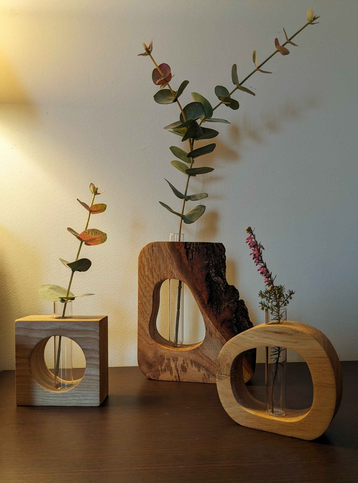 Soliflore en chêne avec fiole en verre