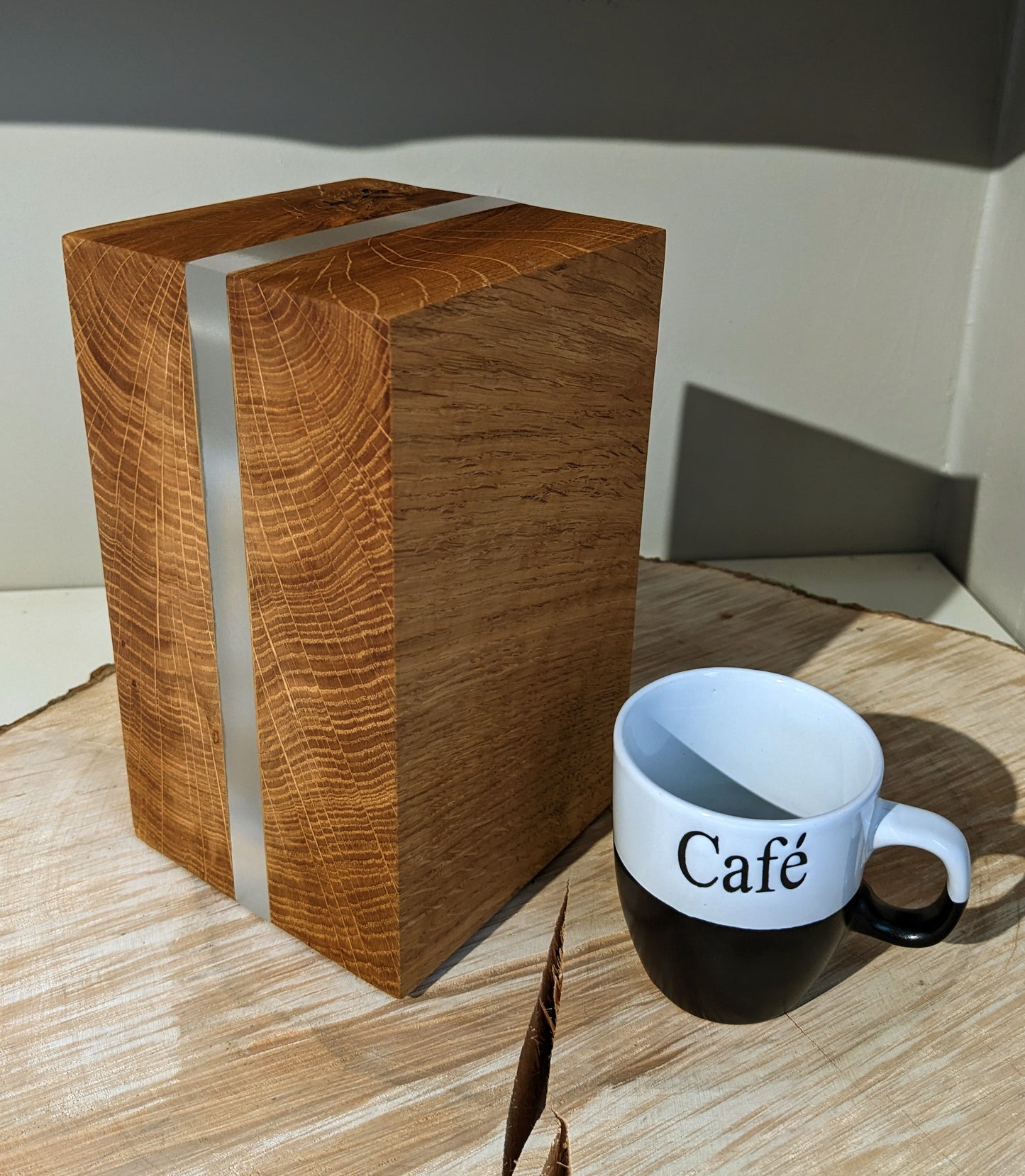 Lampe moderne en chêne massif