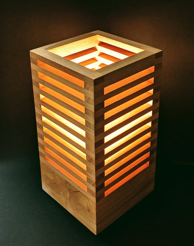 Lampe à LED village enneigé et socle en bois à graver