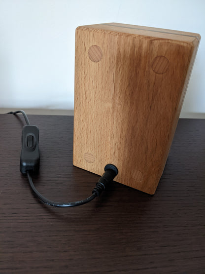 Lampe ou veilleuse en bois de Hêtre & Leds