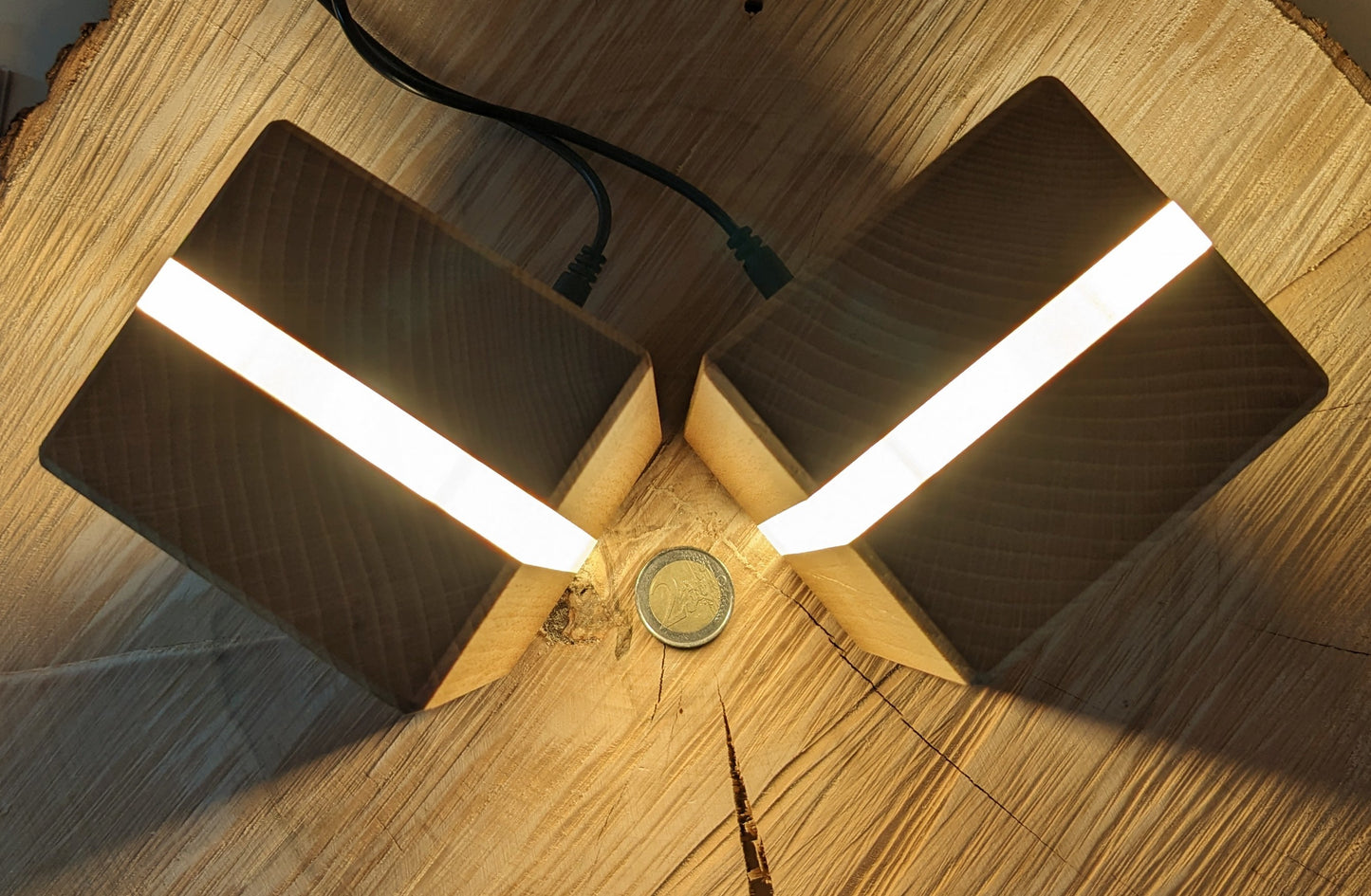 Lampe ou veilleuse en bois de Hêtre & Leds