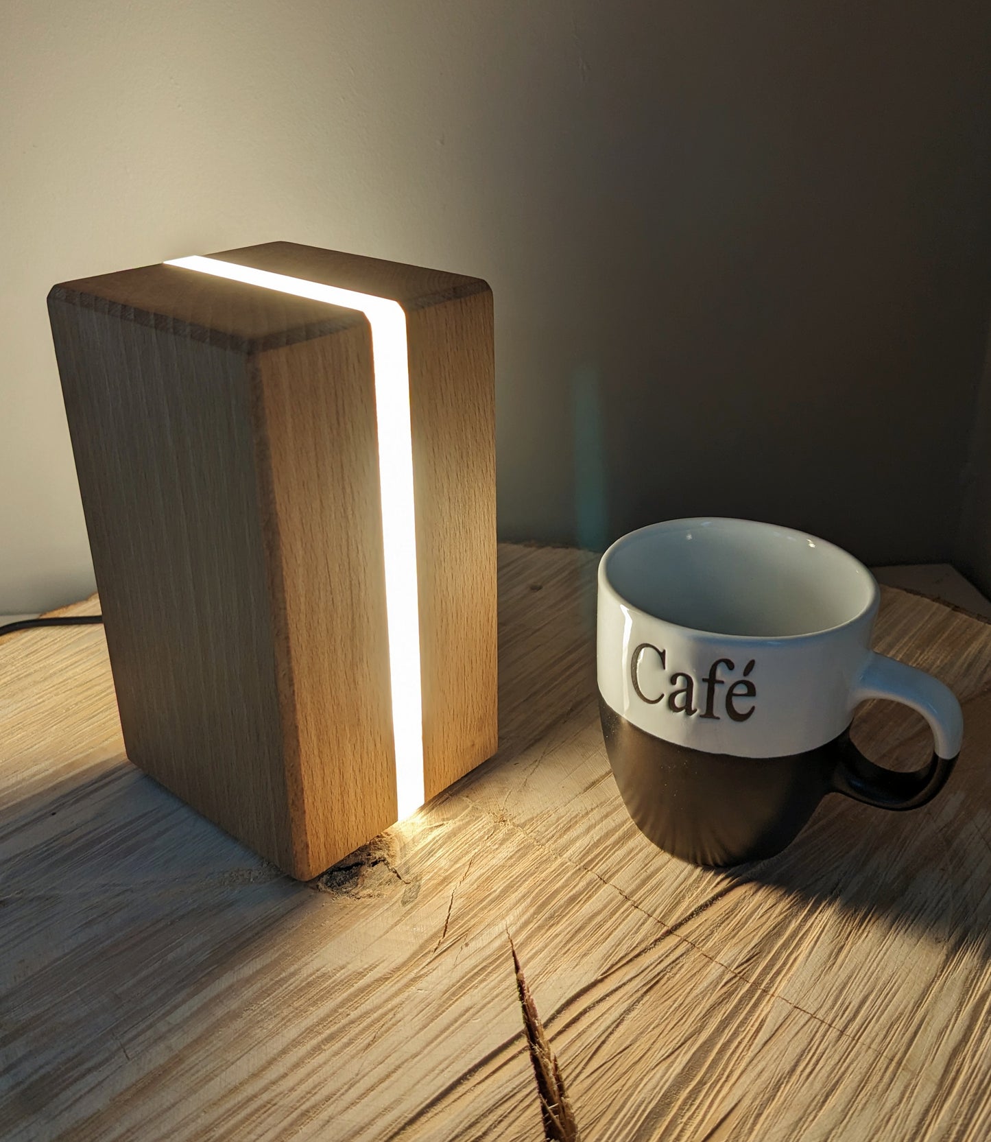Lampe ou veilleuse en bois de Hêtre & Leds