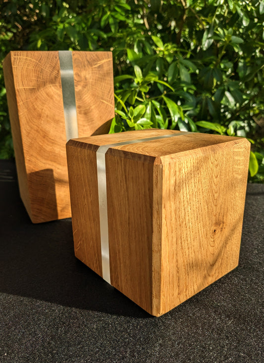 Lampe cube en chêne massif
